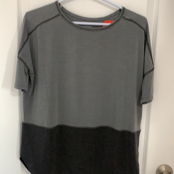 The North Face Shirt - Picture 2 of 11